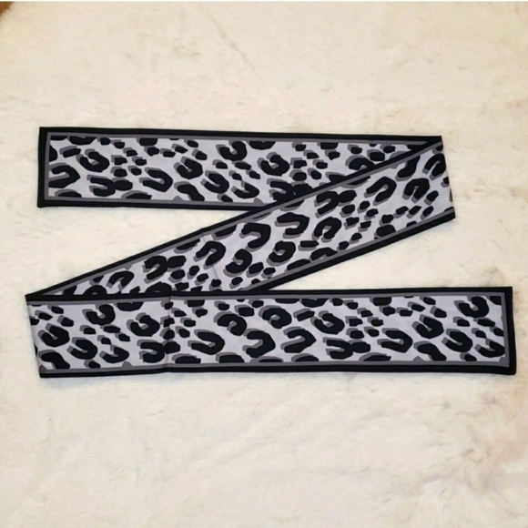 Silver Leopard print Silk Skinny Scarf Twilly - Picture 2 of 8